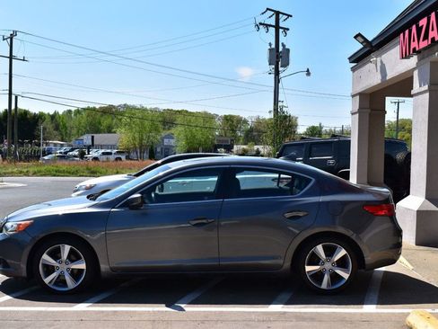 Used 2013 Acura ILX w/ Technology Package FWD image 5