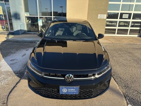 Certified 2025 Volkswagen Jetta Sport image 3