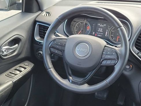 Used 2019 Jeep Cherokee Latitude Plus AWD/4WD image 22