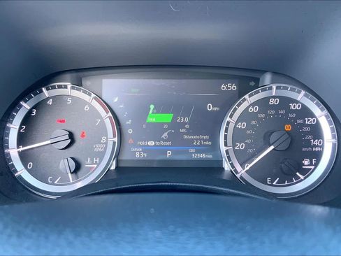 Used 2023 Toyota Highlander LE FWD image 25