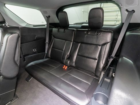 Used 2024 Ford Explorer Limited w/ Limited Technology Package image 34