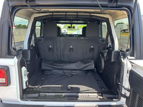 Used 2022 Jeep Wrangler Unlimited Sport AWD/4WD image 11