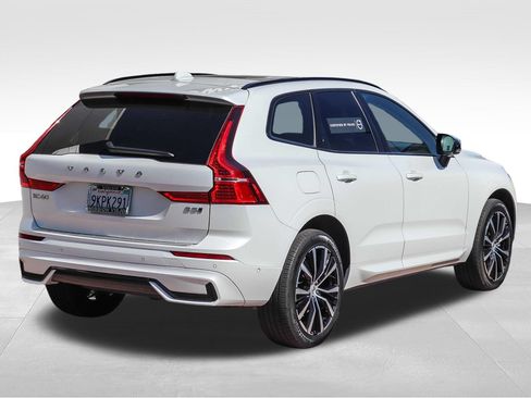 Used 2024 Volvo XC60 B5 Plus w/ Protection Package Premier AWD/4WD image 8