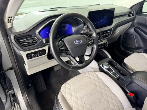 Used 2023 Ford Escape Platinum w/ Premium Technology Package image 32