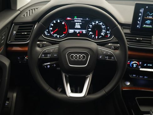 Used 2023 Audi Q5 2.0T Premium w/ Convenience Package AWD/4WD image 9
