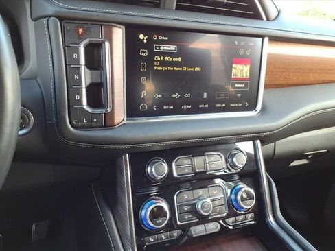 Used 2024 GMC Yukon Denali Ultimate AWD/4WD image 32