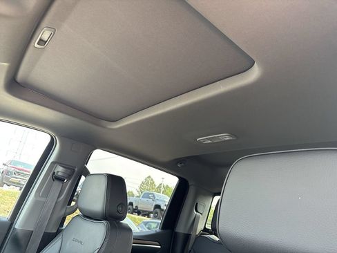 Used 2025 GMC Sierra 1500 Denali w/ Denali Reserve Package AWD/4WD image 23