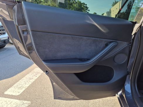 Used 2023 Tesla Model Y Long Range AWD/4WD image 27