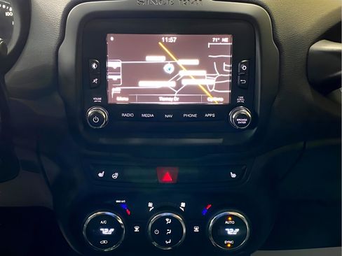 Used 2016 Jeep Renegade Limited image 15