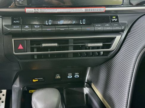 Used 2026 Toyota Camry SE w/ Convenience Package FWD image 22