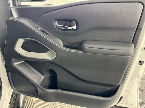 Used 2024 Nissan Frontier SV image 29