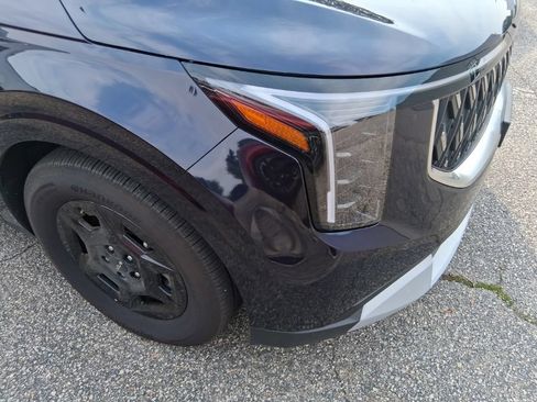 Certified 2026 Kia Carnival FWD image 11