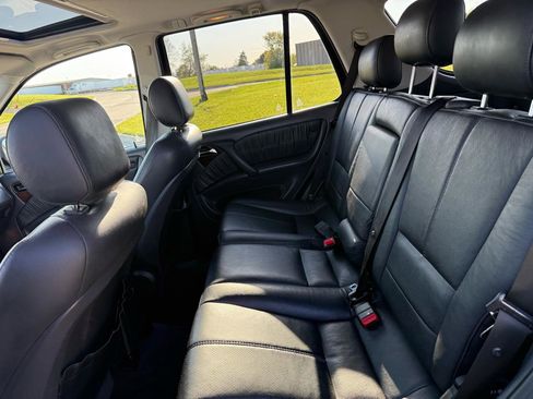 Used 2001 Mercedes-Benz ML 320 4MATIC image 16