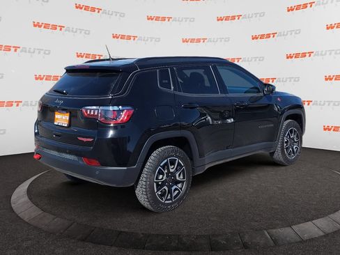 Used 2025 Jeep Compass Trailhawk AWD/4WD image 5