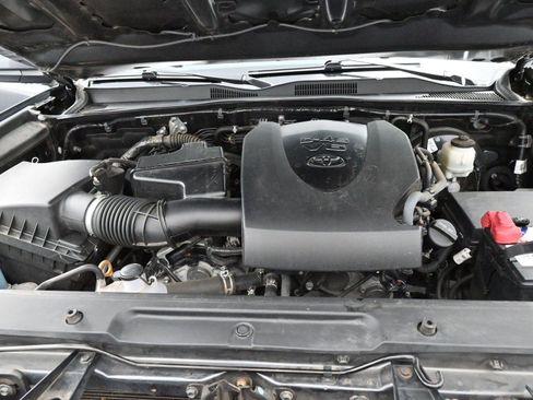 Used 2020 Toyota Tacoma TRD Sport image 32