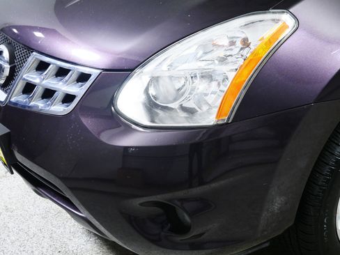 Used 2013 Nissan Rogue SV w/ Premium Pkg image 16