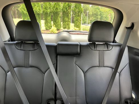 Used 2025 Honda Pilot Touring image 35