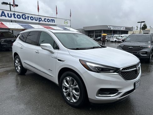 Used 2018 Buick Enclave Avenir w/ Avenir Technology Package image 2