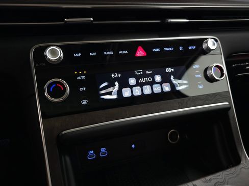 Used 2026 Genesis GV80 2.5T Select image 23