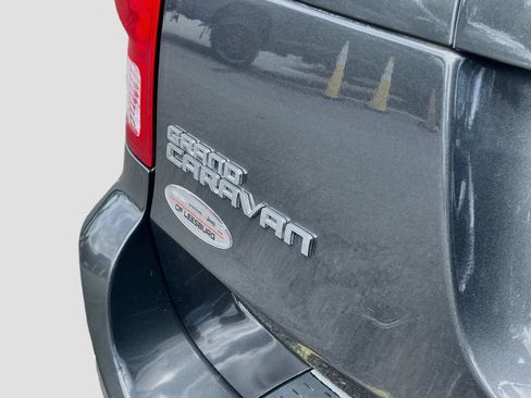 Used 2011 Dodge Grand Caravan Express FWD image 30