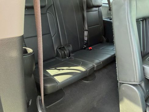 Used 2019 Chevrolet Suburban LT image 16