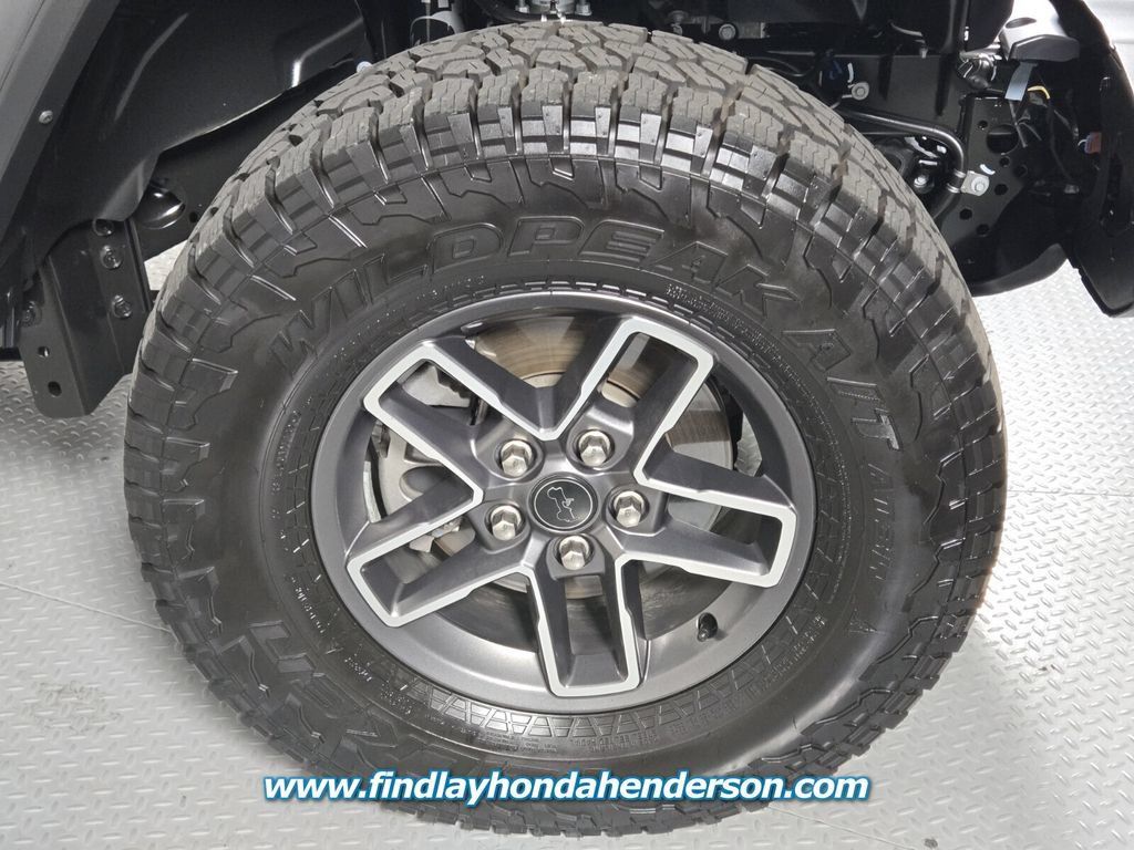Used 2025 Jeep Gladiator Mojave AWD/4WD image 12