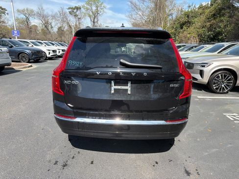 Certified 2025 Volvo XC90 B5 Core image 15
