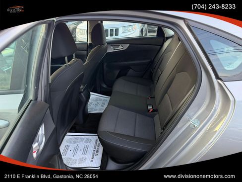 Used 2022 Kia Forte LXS w/ LXS Technology Package FWD image 15