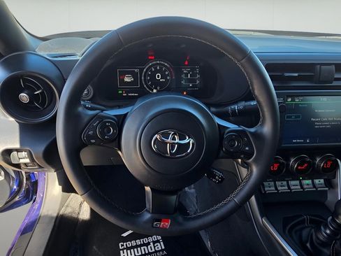 Used 2024 Toyota GR86 image 13