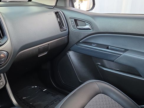 Used 2020 Chevrolet Colorado Z71 image 24