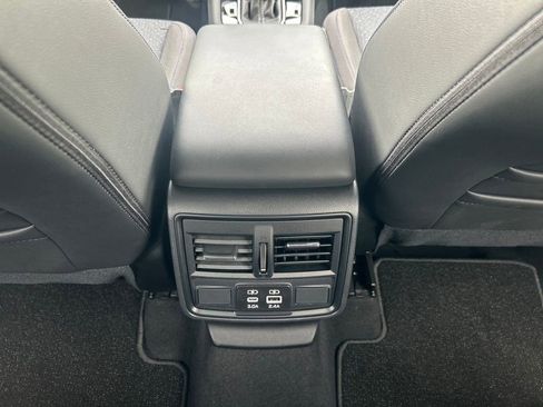 Certified 2025 Subaru Forester Premium AWD/4WD image 30