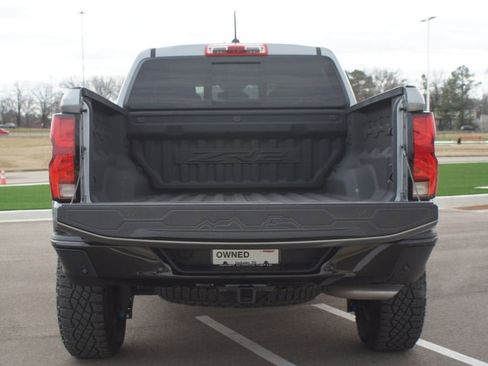 Used 2024 Chevrolet Colorado ZR2 w/ ZR2 Convenience Package III image 17