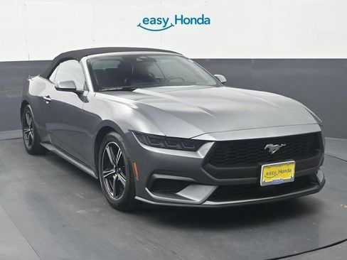 Used 2025 Ford Mustang Premium RWD image 2