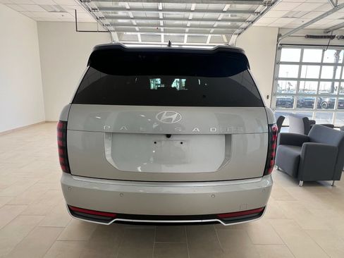 Used 2026 Hyundai Palisade Calligraphy FWD image 5