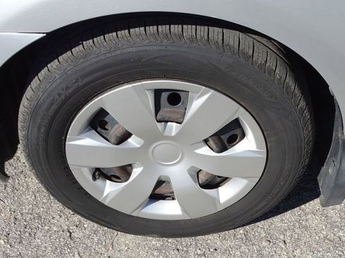 Used 2009 Toyota Camry LE image 17