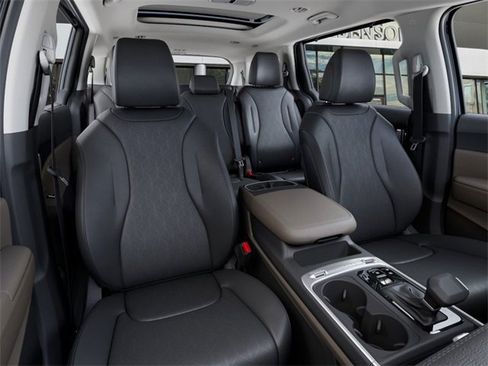 New 2026 Kia Carnival SX image 16