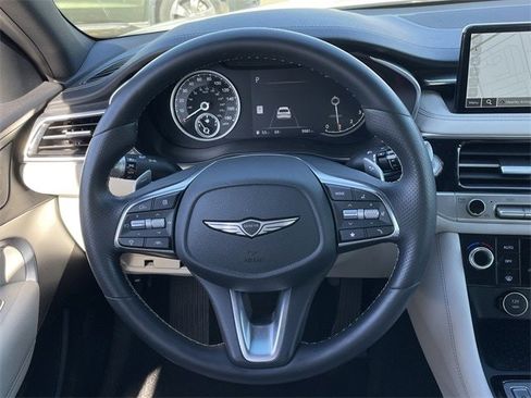 Used 2025 Genesis G70 2.5T image 11