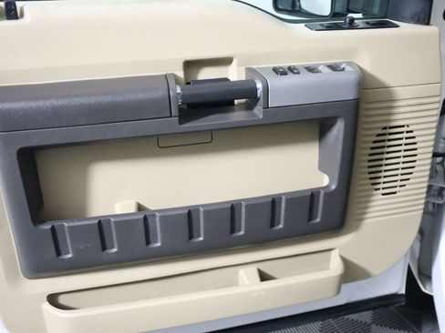 Used 2015 Ford F250 Lariat w/ Lariat Ultimate Package image 27