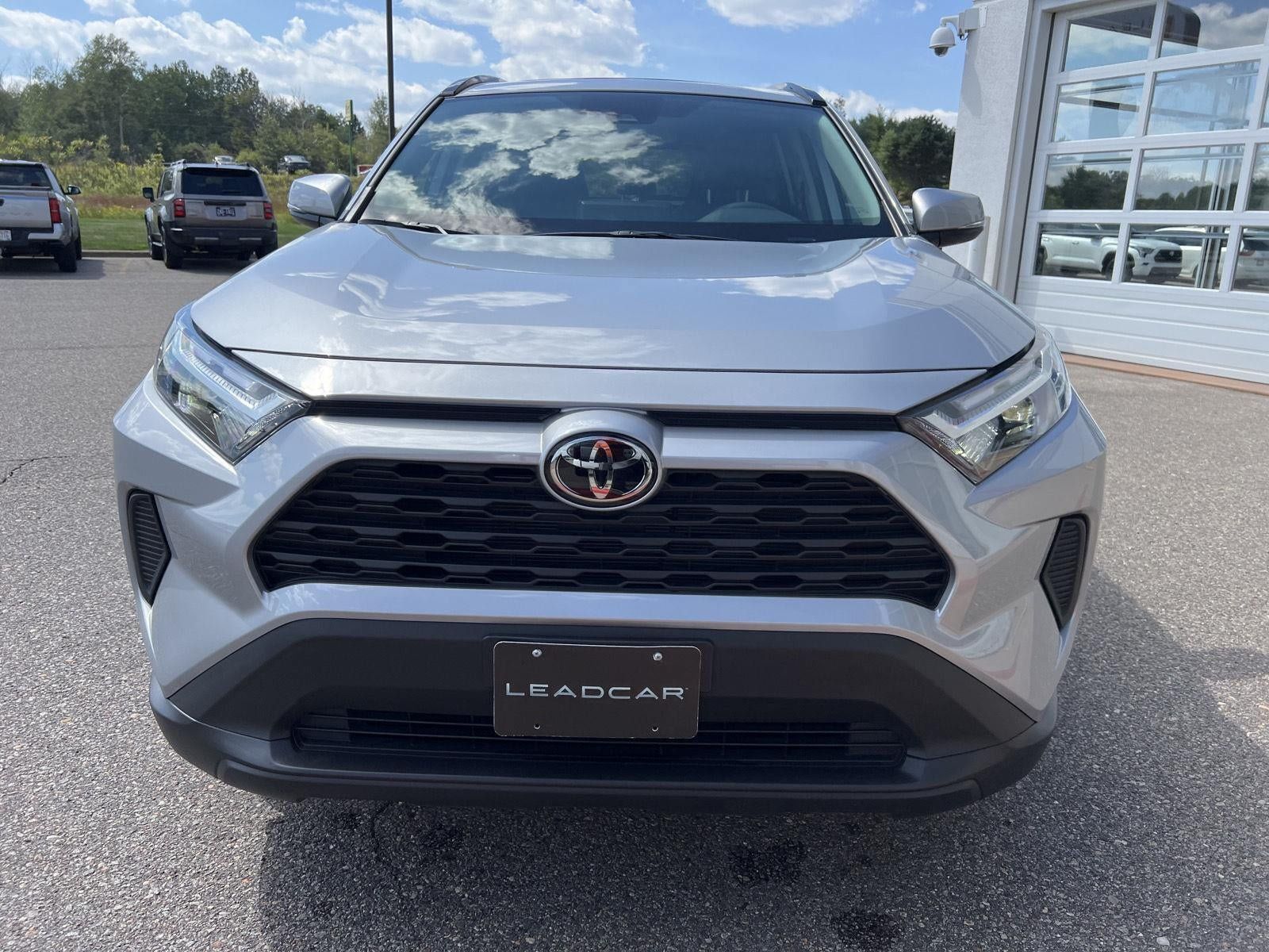 Used 2025 Toyota RAV4 XLE w/ Convenience Package AWD/4WD image 7