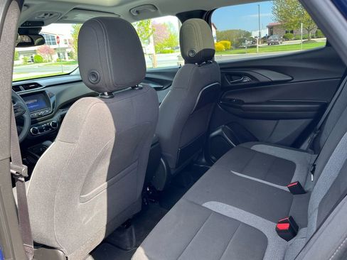 Used 2021 Chevrolet TrailBlazer LT w/ Sun and Liftgate Package image 11