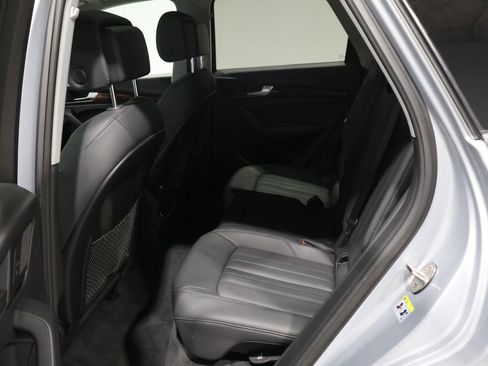 Used 2020 Audi Q5 2.0T Premium w/ Convenience Package image 19