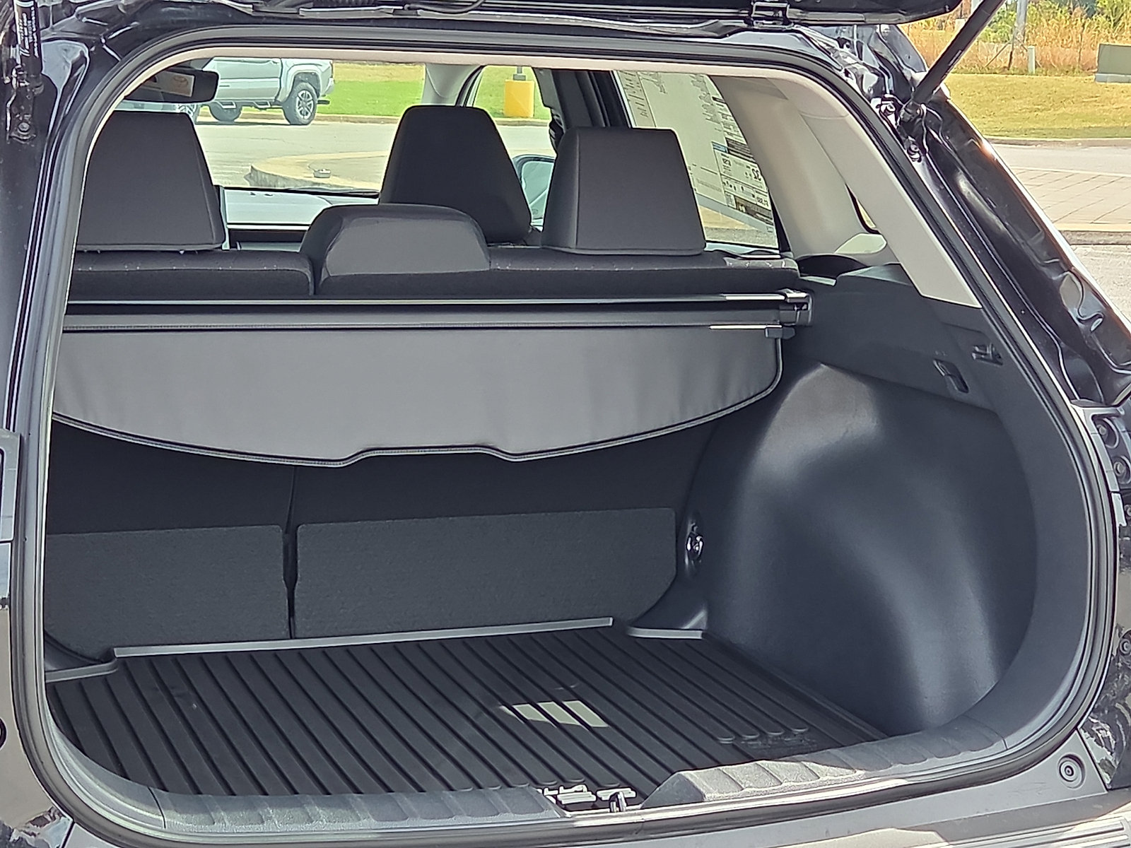 New 2026 Toyota Corolla Cross LE w/ Moonroof Package FWD image 6