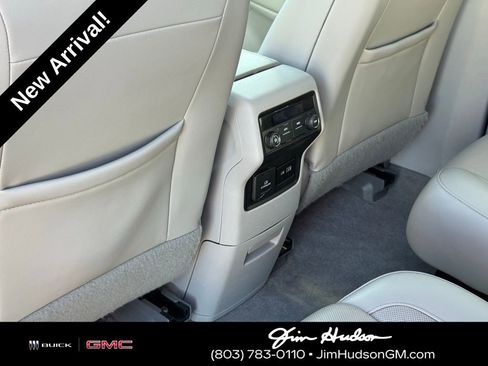 Used 2020 GMC Acadia SLT image 26