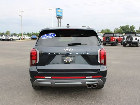Used 2025 Hyundai Palisade SEL FWD image 8