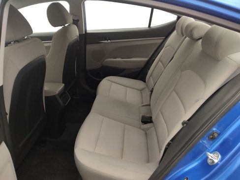 Used 2017 Hyundai Elantra SE FWD image 18