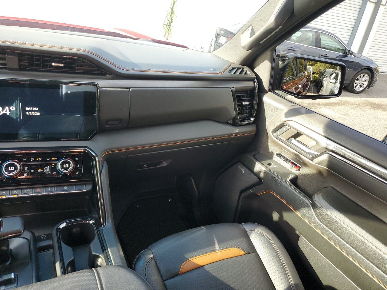 Used 2024 GMC Sierra 1500 AT4 w/ Technology Package AWD/4WD image 15