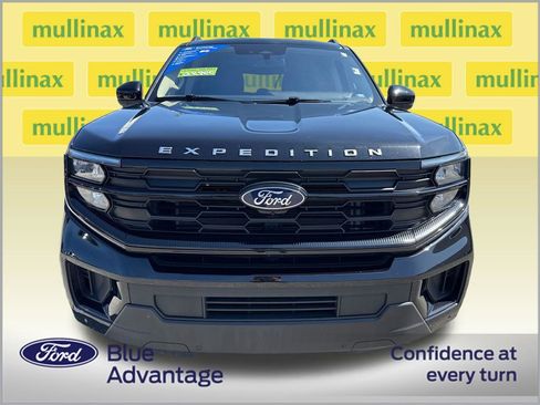 Used 2025 Ford Expedition Max Active RWD image 11