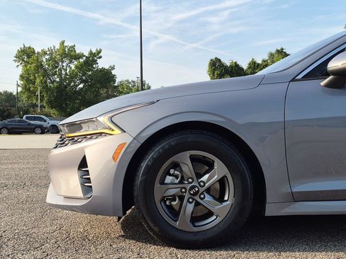 Used 2021 Kia K5 LXS FWD image 32
