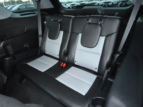 Used 2023 Ford Explorer XLT w/ Equipment Group 202A image 22