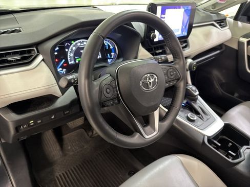 Used 2023 Toyota RAV4 XLE Premium AWD/4WD image 9